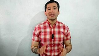 supervisor casado penetra a pelo a empleado en baños nocturnos. relato sexual en turno de noche.