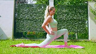 I did sexy outdoor yoga with Stella Cardo!!