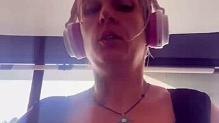 My tits bounced out during gym run