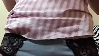 Damn, Elza Kom's Pussy Fetish in Tight Pantalone