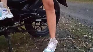 She shows her tits and pussy in public