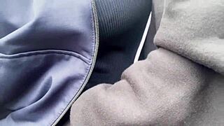 novinha rabuda caught flashing big ass on beach with cock!