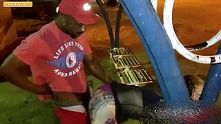 Guy can’t pay motel, bangs two chicks in public square after party