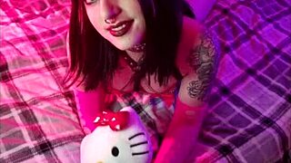 Alineflavio's intimate couple session leads to intense orgasm.