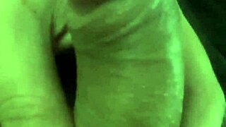 Pau duro grande melado no banheiro pra vc chupar bichinha com anal e assfucking