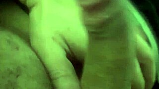 Pau duro grande melado no banheiro pra vc chupar bichinha com anal e assfucking