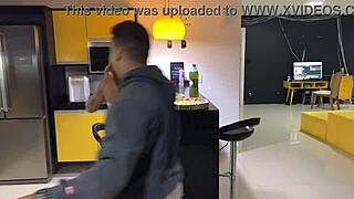 Novinha Screwed by Motoboy in Public After Delivery!