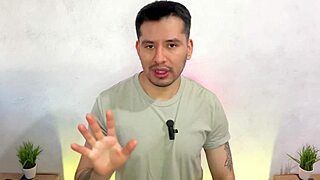 Jefe Barista Makes New Employee Suck Huge Cock in Cafe Storage and Bathrooms