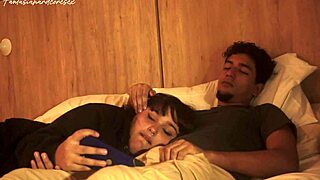 My Hermanastra Lets Me Slide My Pene in Her Mouth, Nearly Caught