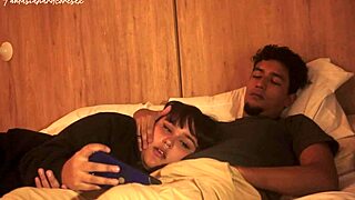 My Hermanastra Lets Me Slide My Pene in Her Mouth, Nearly Caught