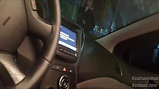 Risky Public Handjob for Hot Girl on the Street