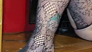 Wet Preggo Pussy Lips Pink and Ready. Milf's Big Ass Drips with Excitement!