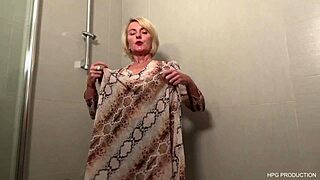 blonde cougar goes wild, licking and creampie action is unreal! 😜