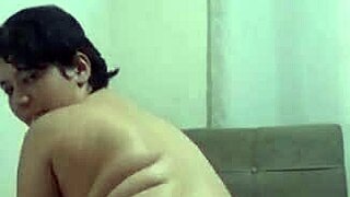 Novinha Cheating on Her Boyfriend, Showing Off for Other Guys Online