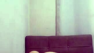 Novinha Cheating on Her Boyfriend, Showing Off for Other Guys Online