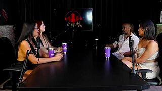 Morena Safada Grinds Hard on Negro Top Delícia with Wild Blowjob!