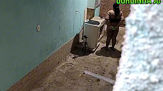 Vizinha Safada Toma Gozada Na Cara De Seu Vizinho