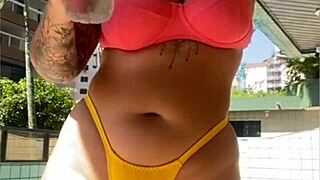 Redhead with swollen pussy flashes live on webcam!