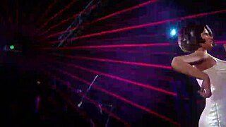 yo, check that funky rebolando dance