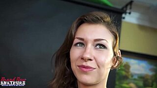 Jamie Litton licks petite brunette