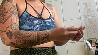 Married woman films cooking online but really flashes her swollen pussy for attention