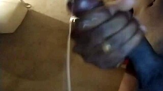 Outdoor public masturbation leads to a hot cumshot for the sexy aunt