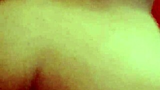 Perra infiel gives nalgas while husband texts