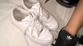 in this homemade video, brunettes suck better than blondes with jizz