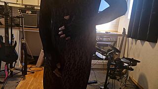 Kit Willer's wild anal action in the kitchen