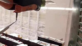 culona latina caught showing off her massive ass in the supermarket