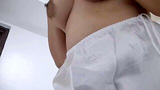 The girl cannot stop cumming because of the excitement