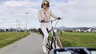 Miss daisy diamond on wheels bike vlog