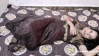 Skinny Indian Muslim bhabhi slammed in hardcore sex.