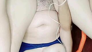 Que Sabroso Se Siente Bien Profundo Este Enorme Pollon Y Mira Como Sale Mi Leche A Chorros