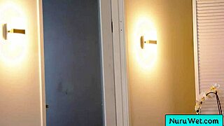 Delilah Day offers sensual wet nackt massage