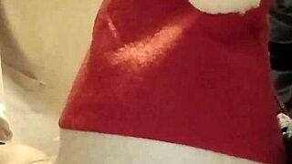 esclave f explores wild public bondage with dirty talk. Her homemade session gets intense with slaps.