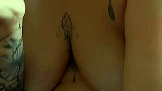 Teaching a married woman to flash like me! 😜