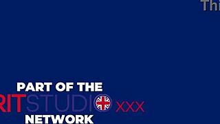 i’m an 18yo student nurse gettin’ my pussy eaten