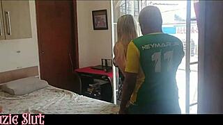 Он вылизал мою жопу после бассейна? Дикий анальный с латинской MILF