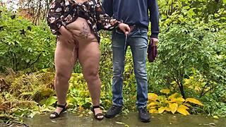 Couple bonds over kinky pee play in steamy housewife session