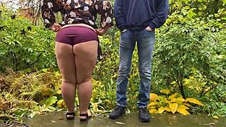 Couple bonds over kinky pee play in steamy housewife session