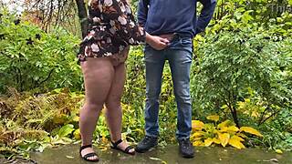 Couple bonds over kinky pee play in steamy housewife session