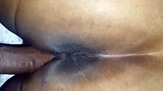 Chocolate booty gets shaking up on the dance floor