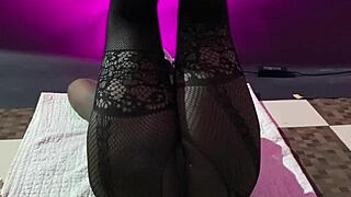 Ebony MILF SQUIRTS MULTIPLE ORGASMS USING THE SEX MACHINE