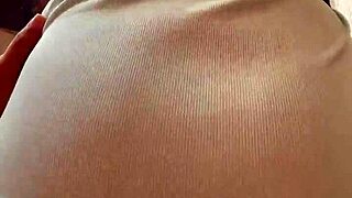 Colombian woman exhibitionist, monta en presume en la calle