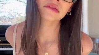 i love teasing you with homemade videos of curvy amateurs