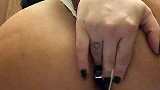 Angel Lima fingers herself in public shopping with anal plug