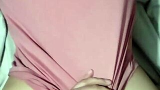 Doña Mary on all fours