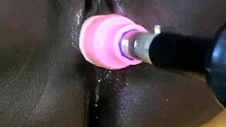 Amateur housewife operates smoothly!