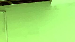 She says her orgasm on web chat is terrible